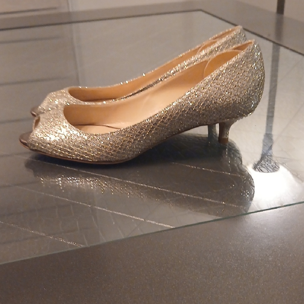 ✨ **Jimmy Choo Isabel Peep-Toe Pumps – Champagne Glitter Elegance** ✨ - Picture 4 of 9